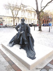 Charles Dickens Statue