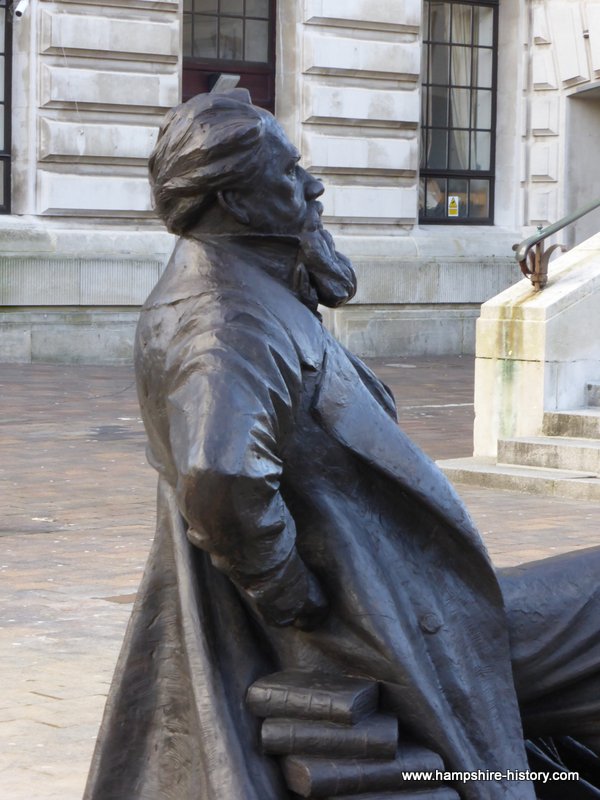Charles Dickens Statue
